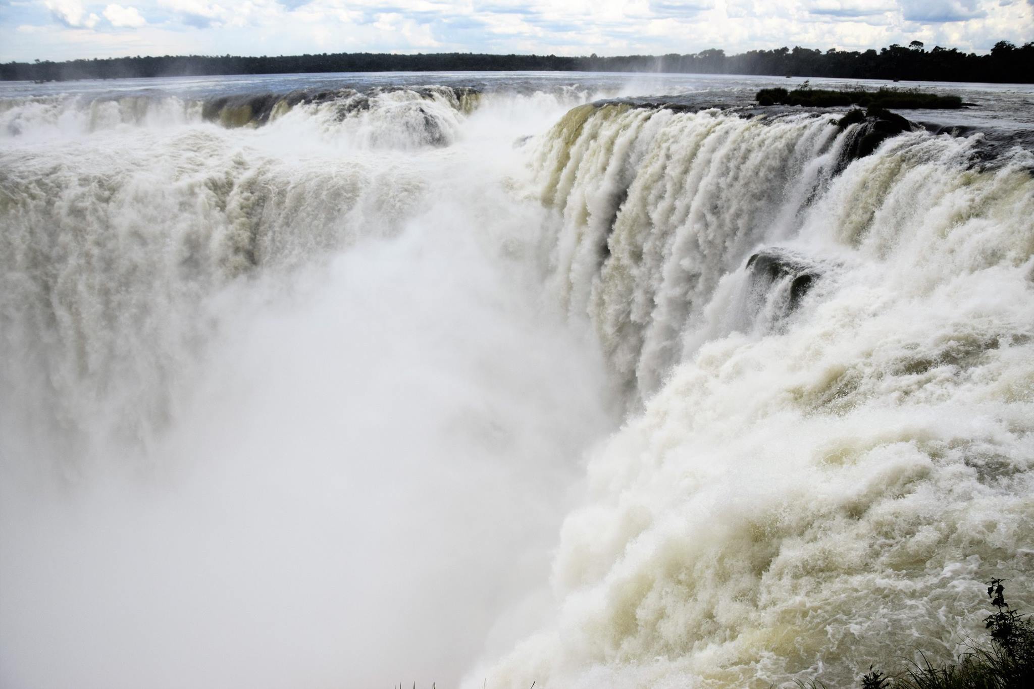 Zuid-Amerika Cruise - Iguazu - Waterval Gargante del Diablo